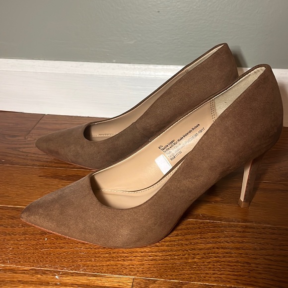 A new day pointed toe brown pumps - Picture 2 of 7
